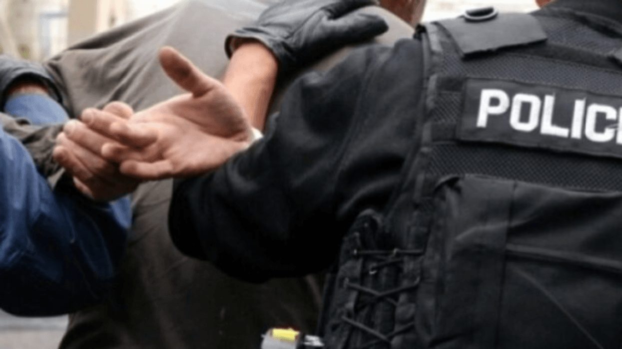 Ekstradohet nga Kosova për në Shqipëri i kërkuari me urdhërarrest ndërkombëtar Ekstradohet nga Kosova për në Shqipëri i kërkuari me urdhërarrest ndërkombëtar
