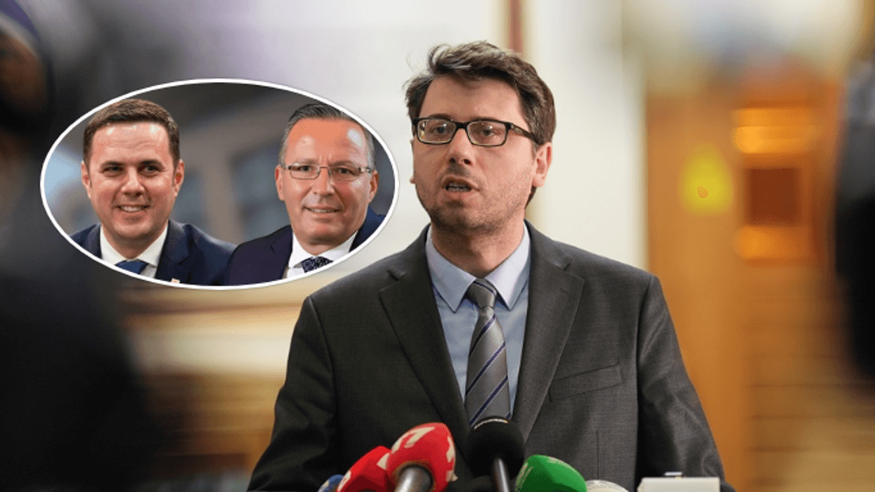 Murati i reagon Abdixhikut dhe Hamzës për kërkesën ndaj BE-së rreth heqjes së masave Murati i reagon Abdixhikut dhe Hamzës për kërkesën ndaj BE-së rreth heqjes së masave