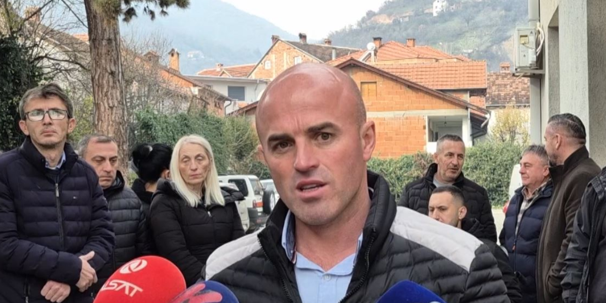 Bojkot paralajmërues në Librat Amë në Tetovë, qytetarët mbeten pa shërbime, por i mirëkuptojnë Bojkot paralajmërues në Librat Amë në Tetovë, qytetarët mbeten pa shërbime, por i mirëkuptojnë