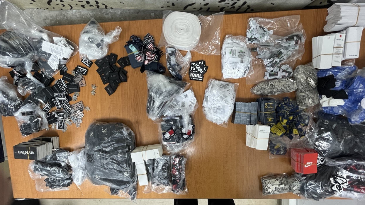 Tentoi të fuste mbi 4 mijë mallra të dyshuara si të falsifikuar - ndalohet një person në Han të Elezit