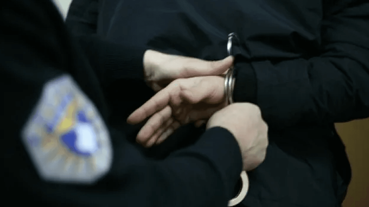 Ekstradohet nga Zvicra për në Kosovë i kërkuari me urdhërarrest ndërkombëtar Ekstradohet nga Zvicra për në Kosovë i kërkuari me urdhërarrest ndërkombëtar