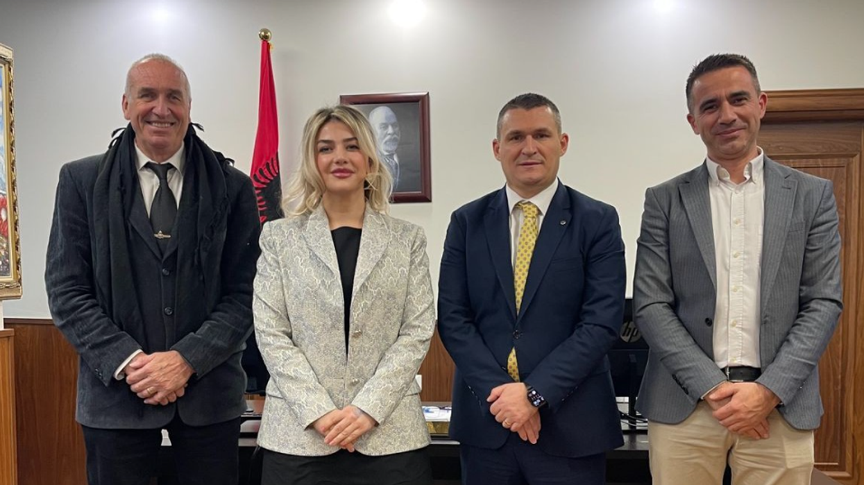 Ambasada e Britanisë në Kosovë pret ish-shefin e SPAK-ut, fokus te sundimi i ligjit dhe ekspertiza profesionale
