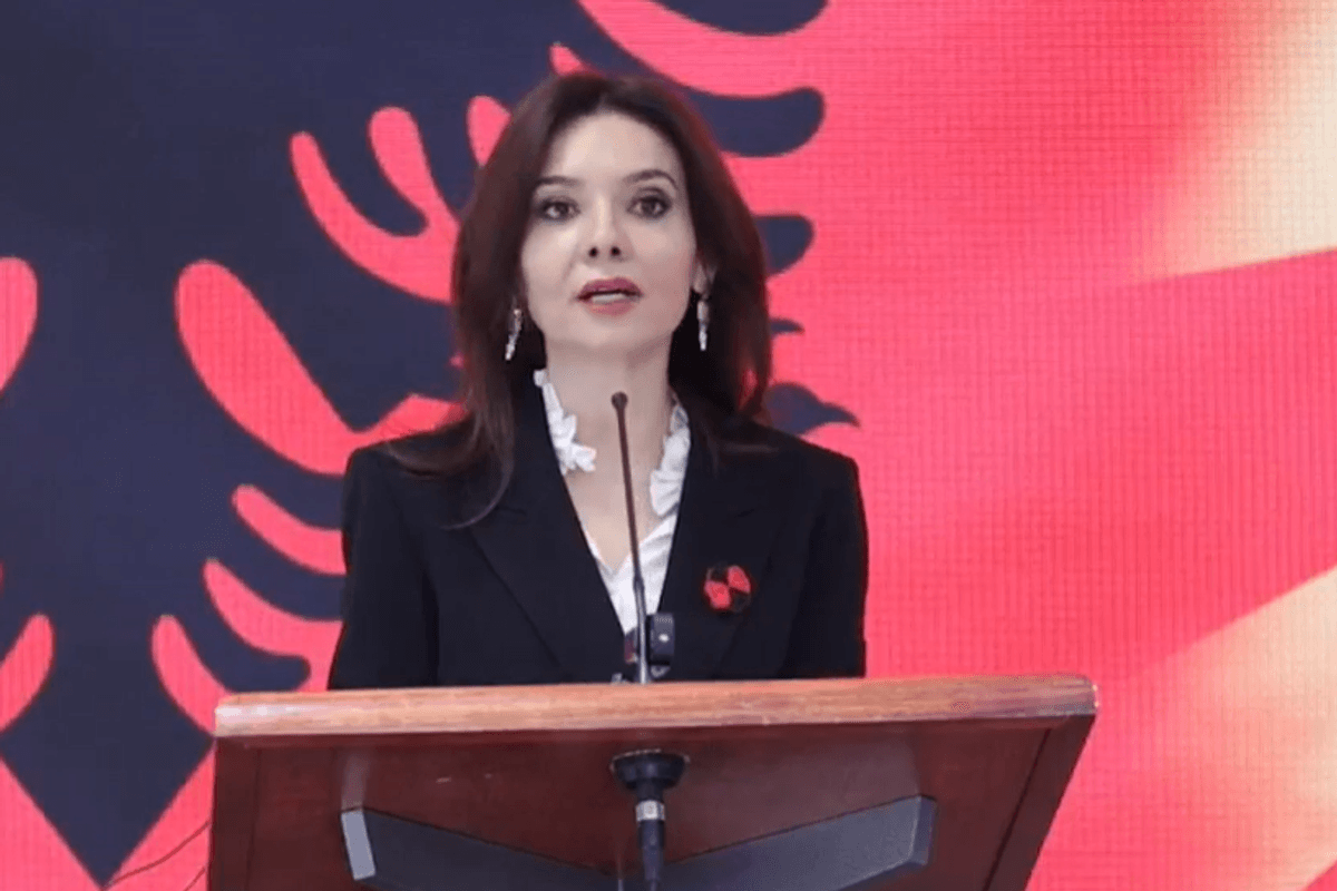 Spiropali: Shqipëria mbështet fuqishëm integrimin e Maqedonisë në BE për faktin se këtu jetojnë një popull shtetformues shqiptar Spiropali: Shqipëria mbështet fuqishëm integrimin e Maqedonisë në BE për faktin se këtu jetojnë një popull shtetformues shqiptar
