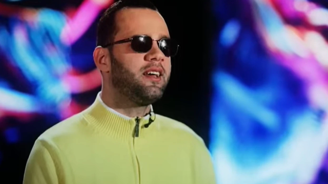 “Humba shikimin kur isha shumë i vogël për ta njohur botën me sytë e mi”, Stenaldo Mëhilli, banori i verbër që iu bashkua BBVA-së emocionin me klipin prezantues