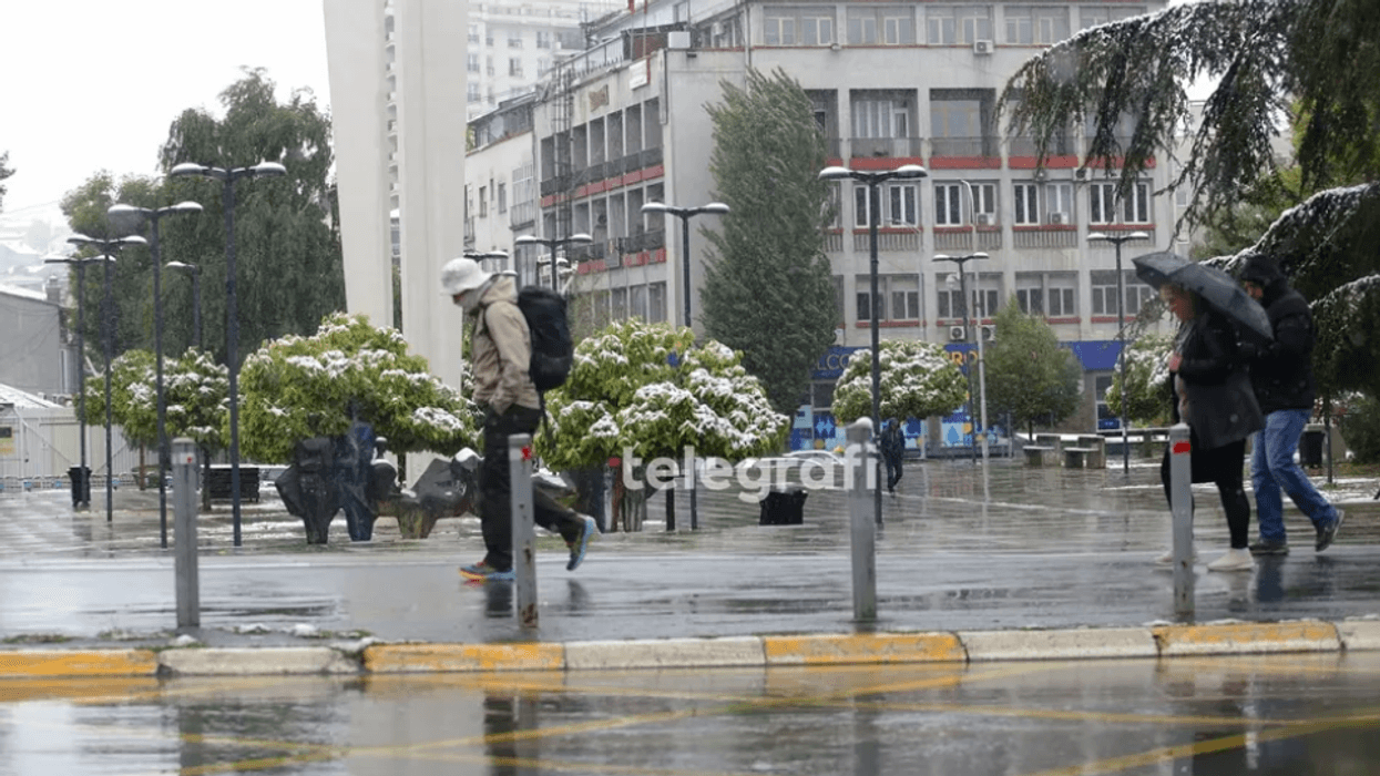 Ftohtë në fundjavë, në viset e larta shi dhe borë Ftohtë në fundjavë, në viset e larta shi dhe borë