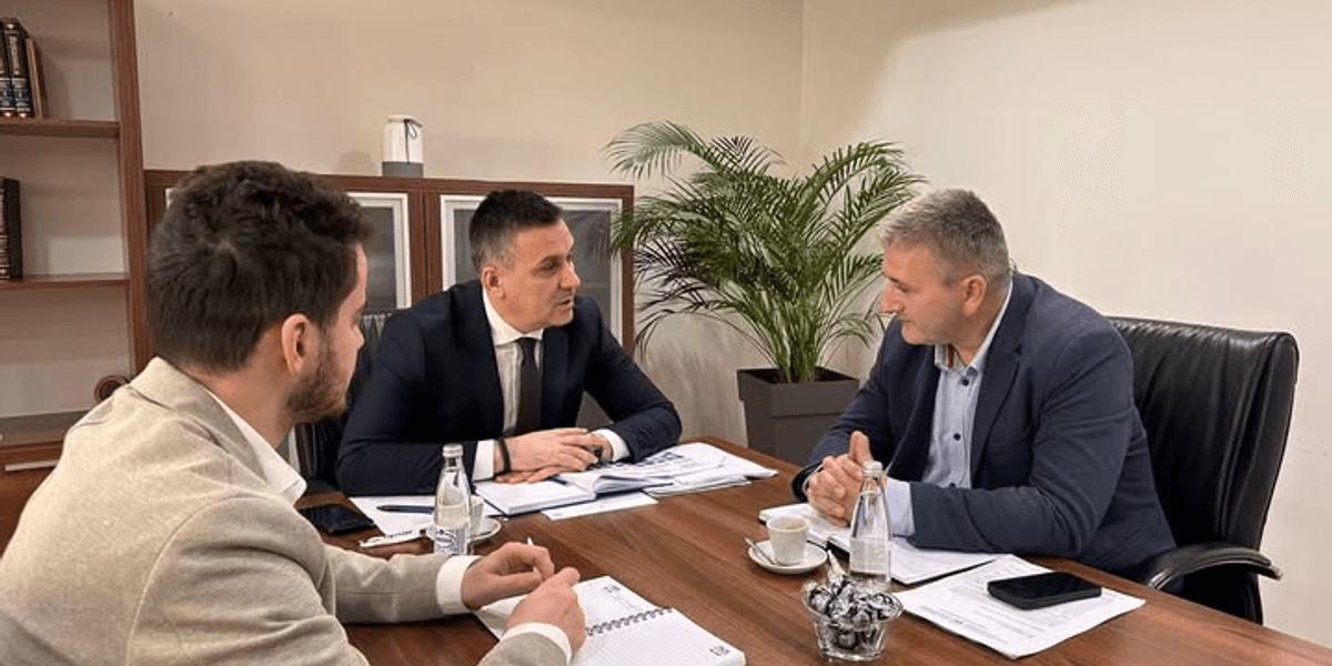 Hoxha-Suma diskutuan mbi menaxhimin e të dhënave gjeohapësinore për zonat e mbrojtura dhe mjedisin Hoxha-Suma diskutuan mbi menaxhimin e të dhënave gjeohapësinore për zonat e mbrojtura dhe mjedisin