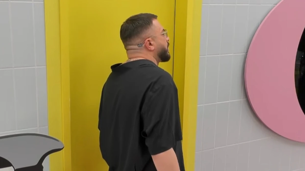 Alba futet në tualet pas gjendjes së rënduar emocionale, Limi i rri tek dera