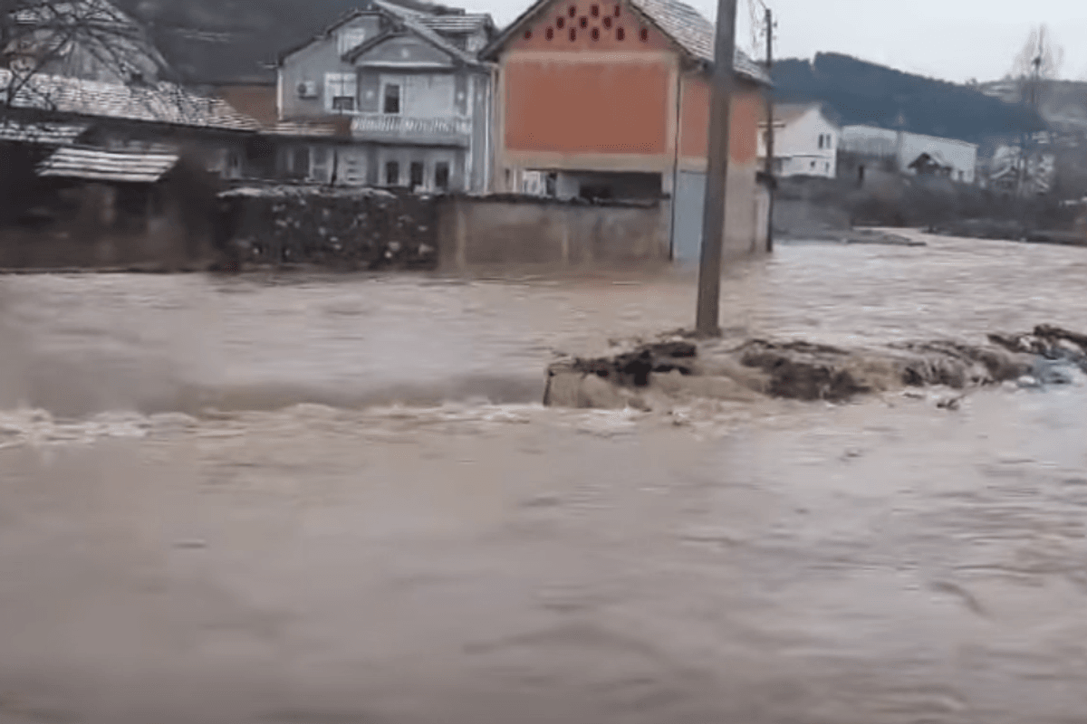 Komuna e Gjilanit fton qytetarët të aplikojnë për vlerësimin e dëmeve nga vërshimet Komuna e Gjilanit fton qytetarët të aplikojnë për vlerësimin e dëmeve nga vërshimet