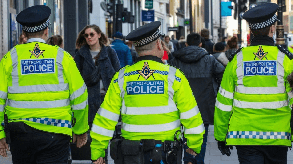 Mbi 300 policë të Londrës deklarohen se janë masonë