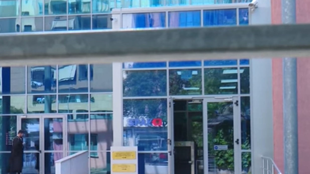 Arratisja e Altin Ndocit nga Spitali i Durrësit, 8 të arrestuar - mes tyre zyrtarë të burgut dhe kryeinfermieri