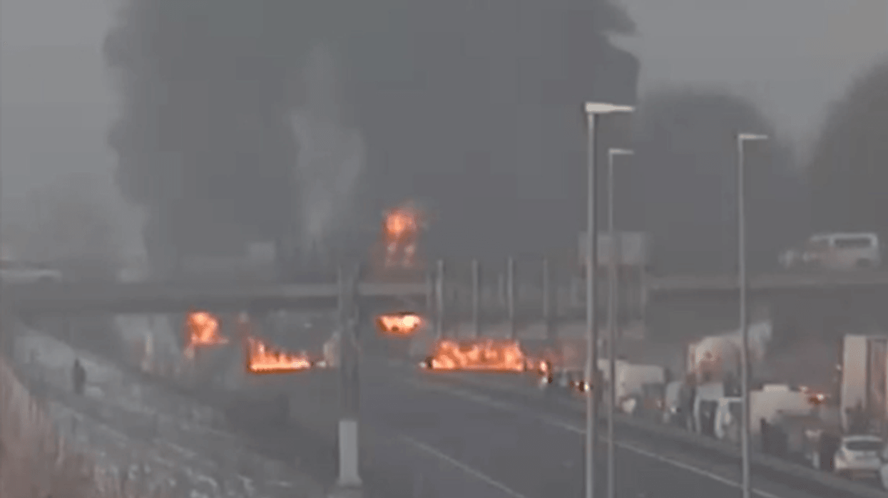 Aksident i rëndë në një autostradë të Sllovenisë - raportohet për shpërthim të një cisterne, të përfshira edhe disa automjete