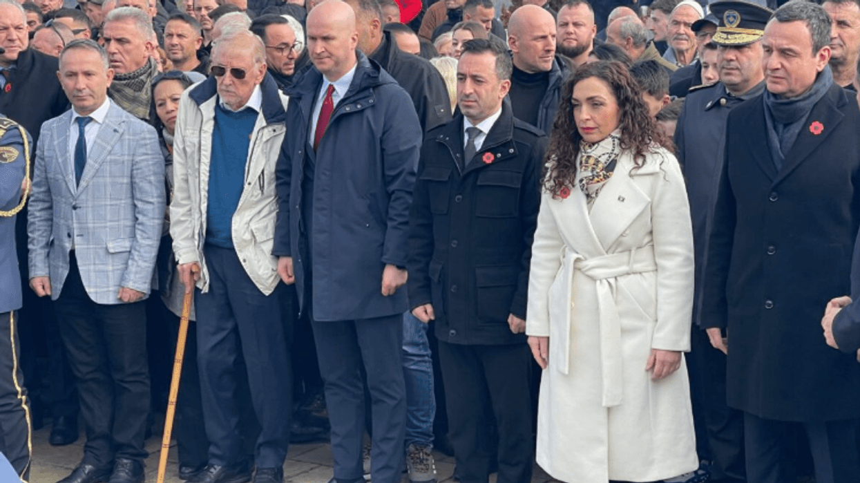 27 vjet nga Masakra e Reçakut, Osmani dhe Kurti me homazhe: Dhimbja mbetet, drejtësia mungon 27 vjet nga Masakra e Reçakut, Osmani dhe Kurti me homazhe: Dhimbja mbetet, drejtësia mungon