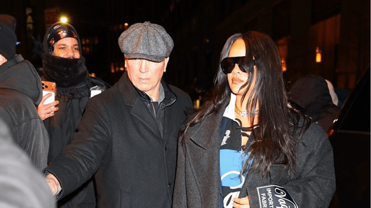 Rihanna përplaset me dyert pasi roja e sigurisë ‘nuk u tregua’ i kujdesshëm, videoja bëhet virale