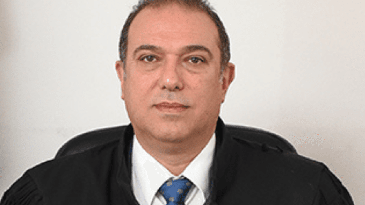 Ngritet aktakuzë ndaj gjyqtarit Gjoko Ristov, në shtëpinë e të cilit u gjetën 350.000 euro Ngritet aktakuzë ndaj gjyqtarit Gjoko Ristov, në shtëpinë e të cilit u gjetën 350.000 euro