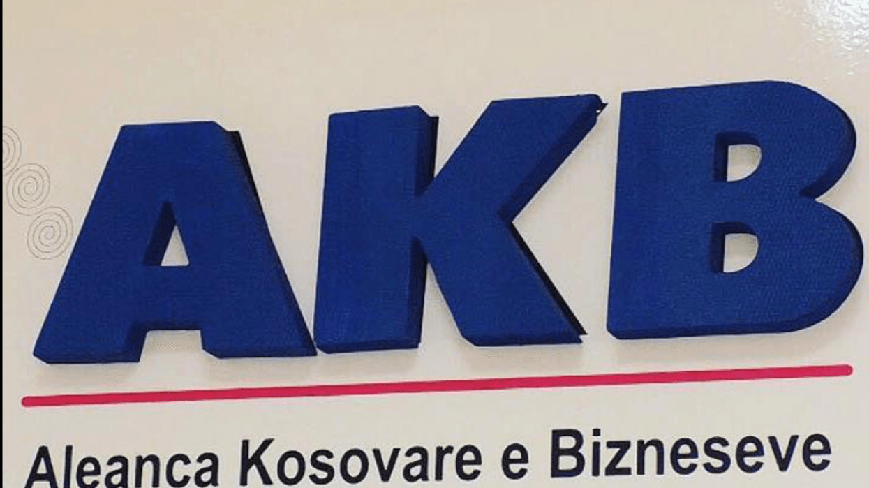 AKB: Vendimi për pagën minimale u bë pa dialog dhe rrezikon shtyrjen e bizneseve drejt informalitetit