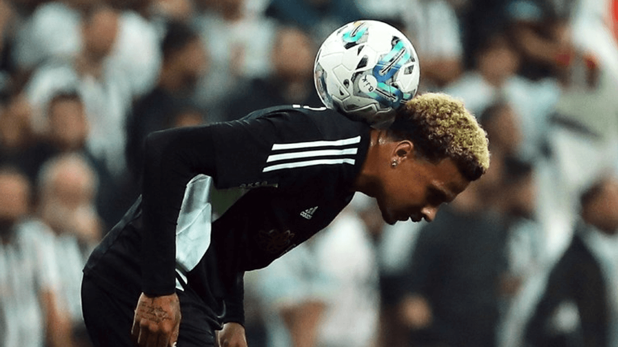 Një ish-yll i madh po tenton ta shpëtojë karrierën e tij edhe pse në moshën 29-vjeçare - atij po i ofrojnë pagë prej 2 milionë eurosh?