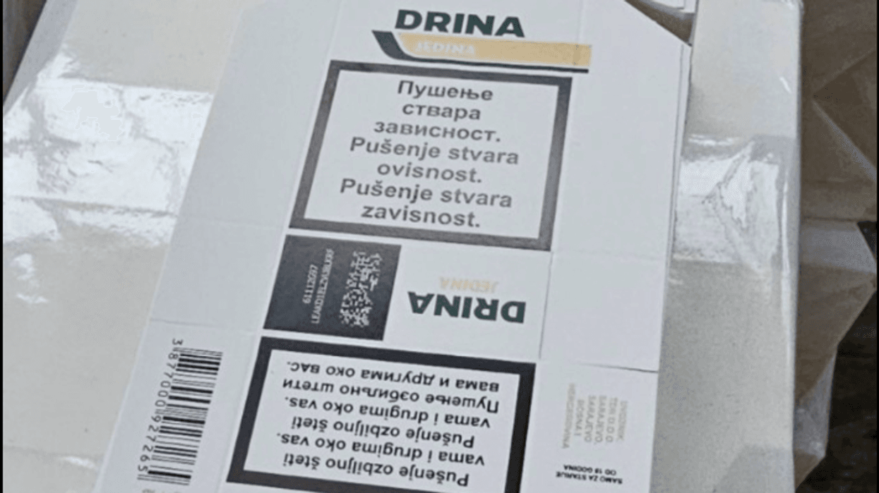 Sekuestrohen 237 mijë ambalazhe të paligjshme për cigare të ardhura nga Turqia Sekuestrohen 237 mijë ambalazhe të paligjshme për cigare të ardhura nga Turqia