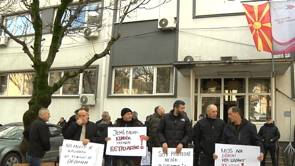 Tatimet retroaktive, sërish protesta në Tetovë Tatimet retroaktive, sërish protesta në Tetovë