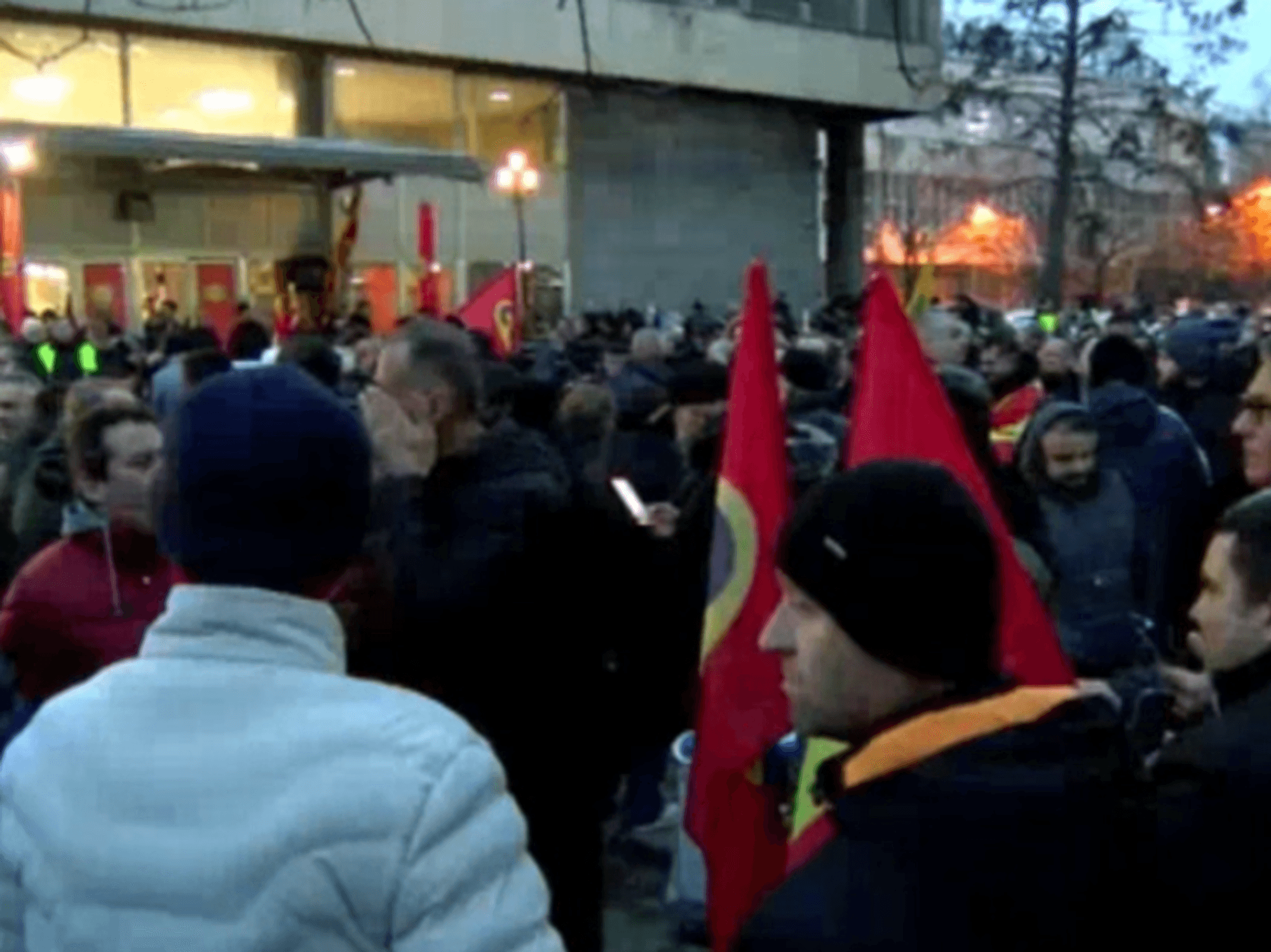 Trendafilov: Nëse nuk ka rritje të pagave, do të bllokojmë rrugët dhe do të kemi grevë Trendafilov: Nëse nuk ka rritje të pagave, do të bllokojmë rrugët dhe do të kemi grevë