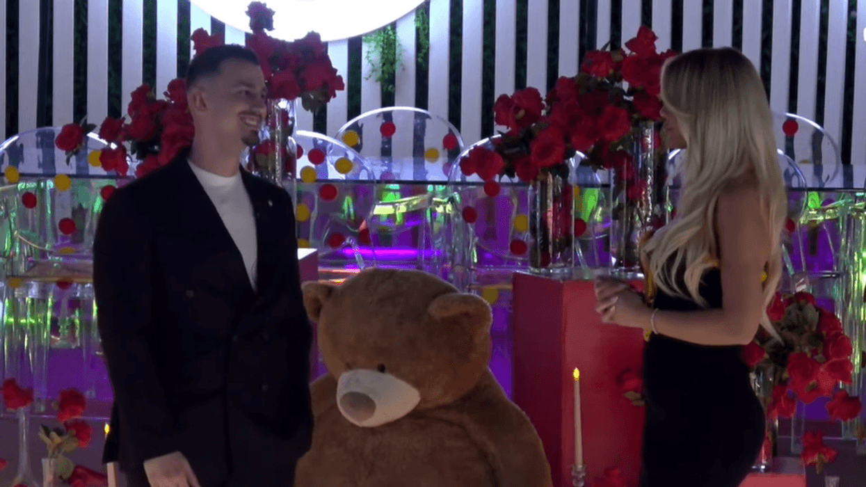 “Më jep vetëm një mundësi”, Mateo i organizon surprizë romantike Brikenës, banorja jep përgjigjjen interesante