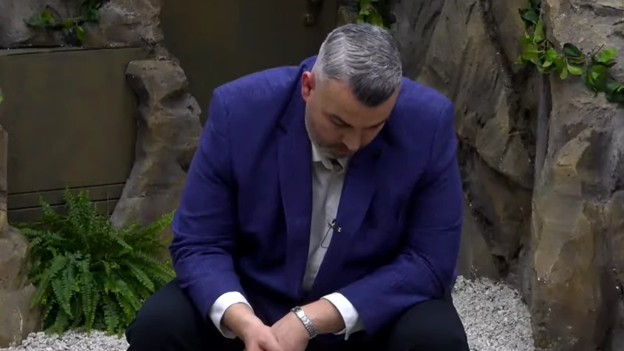 Pas komenteve ndaj Stenaldos, Vëllai i Madh e dërgon Rogertin në izolim