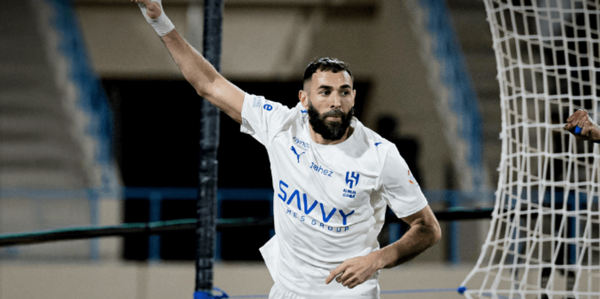 Karim Benzema shkëlqen në debutim me Al Hilal – francezi shënon het-trik Karim Benzema shkëlqen në debutim me Al Hilal – francezi shënon het-trik