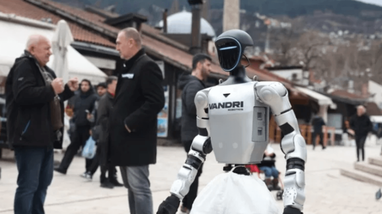Bosnja zbulon robotin e saj të parë humanoid Bosnja zbulon robotin e saj të parë humanoid