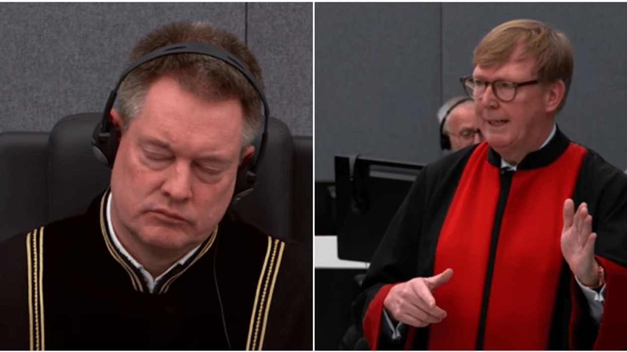 Gjyqtari i Speciales i përgjumur gjatë fjalës përfundimtare të mbrojtjes së Kadri Veselit Gjyqtari i Speciales i përgjumur gjatë fjalës përfundimtare të mbrojtjes së Kadri Veselit