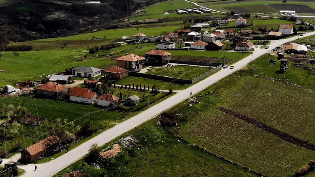 Bllokohet për dy ditë rruga drejt fshatit Frashër të Mitrovicës Bllokohet për dy ditë rruga drejt fshatit Frashër të Mitrovicës
