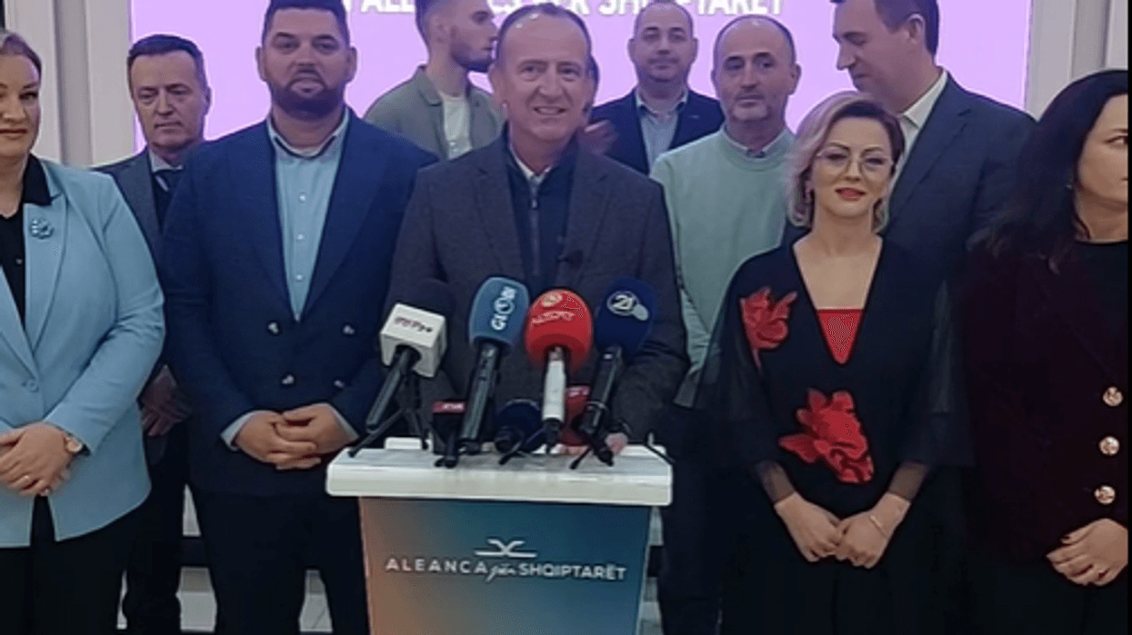Taravari: Luksin për zgjedhje të parakohshme e ka vetëm OBRM-PDUKM-ja, besoj që do të ketë mirëpo nuk e di se kur Taravari: Luksin për zgjedhje të parakohshme e ka vetëm OBRM-PDUKM-ja, besoj që do të ketë mirëpo nuk e di se kur