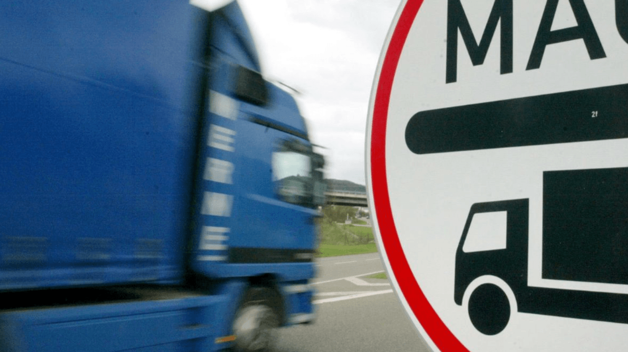Ministria e Transportit: Në dialog me KE-në po shqyrtohen zgjidhje për kërkesat e transportuesve të Maqedonisë Ministria e Transportit: Në dialog me KE-në po shqyrtohen zgjidhje për kërkesat e transportuesve të Maqedonisë
