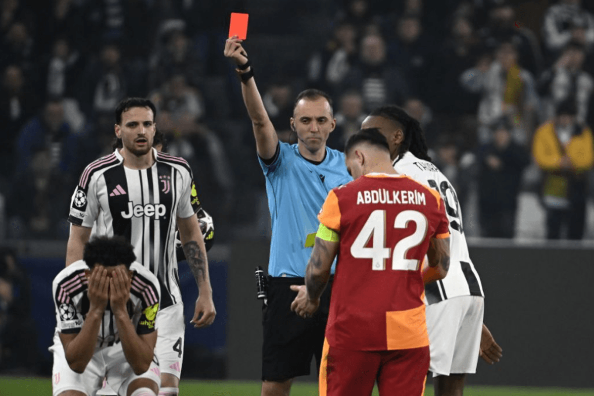 UEFA ka dalë me një shpjegim zyrtar për kartonin e kuq të Kelly, në humbjen ndaj Galatasarayt UEFA ka dalë me një shpjegim zyrtar për kartonin e kuq të Kelly, në humbjen ndaj Galatasarayt