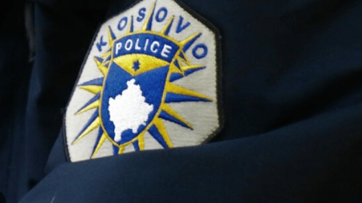 I hodhën mjet shpërthyes në oborr, Policia heton rastin në Vushtrri