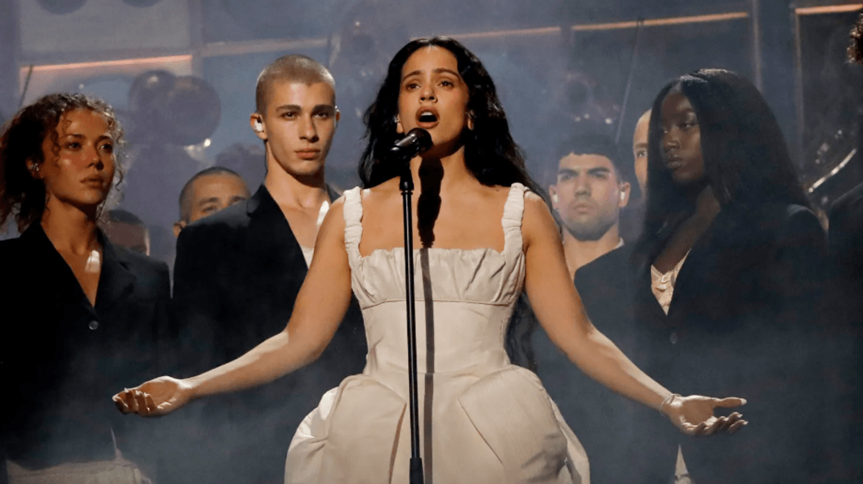 Debutimi dramatik i “Berghain”: Rosalia dhe Bjork pushtojnë skenën e Brit Awards Debutimi dramatik i “Berghain”: Rosalia dhe Bjork pushtojnë skenën e Brit Awards