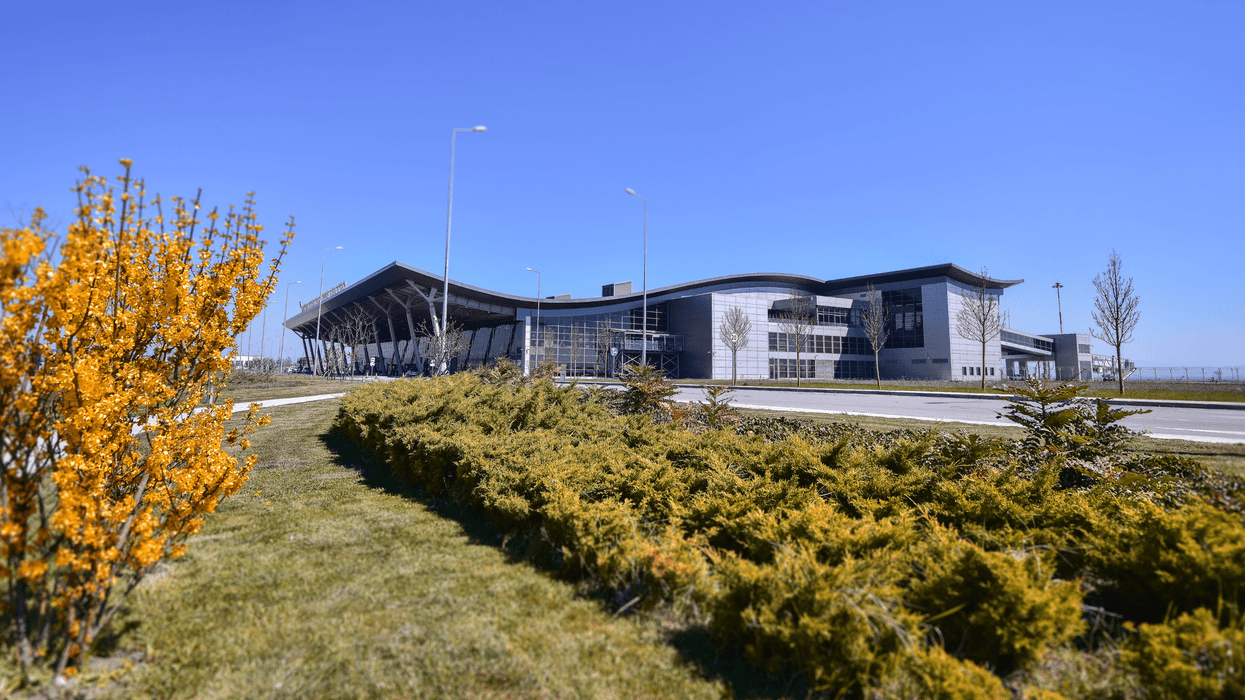 Debat publik: Për Raportin e Vlerësimit të Ndikimit në Mjedis për Pëlqim Mjedisor, për stacionin e karburanteve në Vrellë, Lipjan. Debat publik: Për Raportin e Vlerësimit të Ndikimit në Mjedis për Pëlqim Mjedisor, për stacionin e karburanteve në Vrellë, Lipjan.