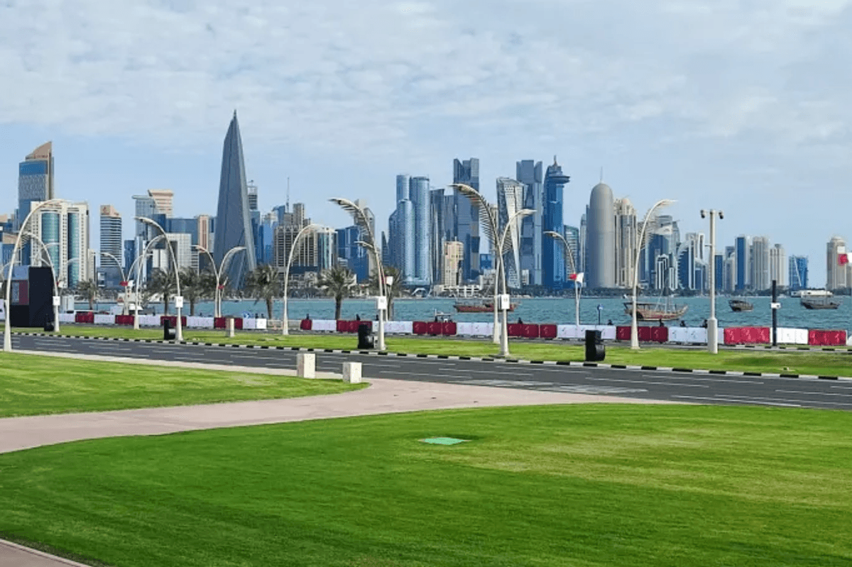 Katari mbulon shpenzimet e hotelit për turistët e bllokuar, njofton Ambasada e Kosovës në Doha Katari mbulon shpenzimet e hotelit për turistët e bllokuar, njofton Ambasada e Kosovës në Doha