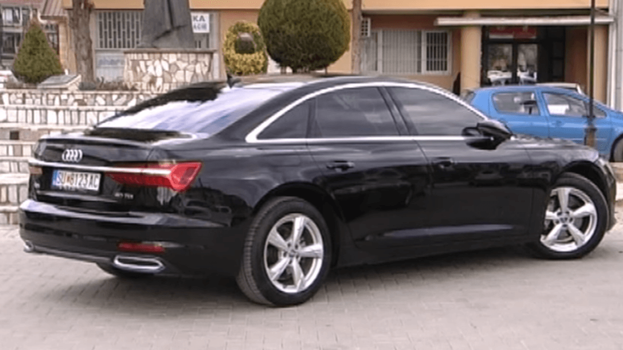 Komuna e Strugës do ta shesë në ankand veturën për të cilën u akuzua Merko, çmimi fillestar është 21.800 euro