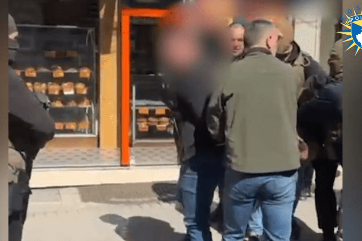 Kërkuan marrjen e shtëpisë dhe dy lokaleve, arrestohen dy persona në Prizren për fajde Kërkuan marrjen e shtëpisë dhe dy lokaleve, arrestohen dy persona në Prizren për fajde