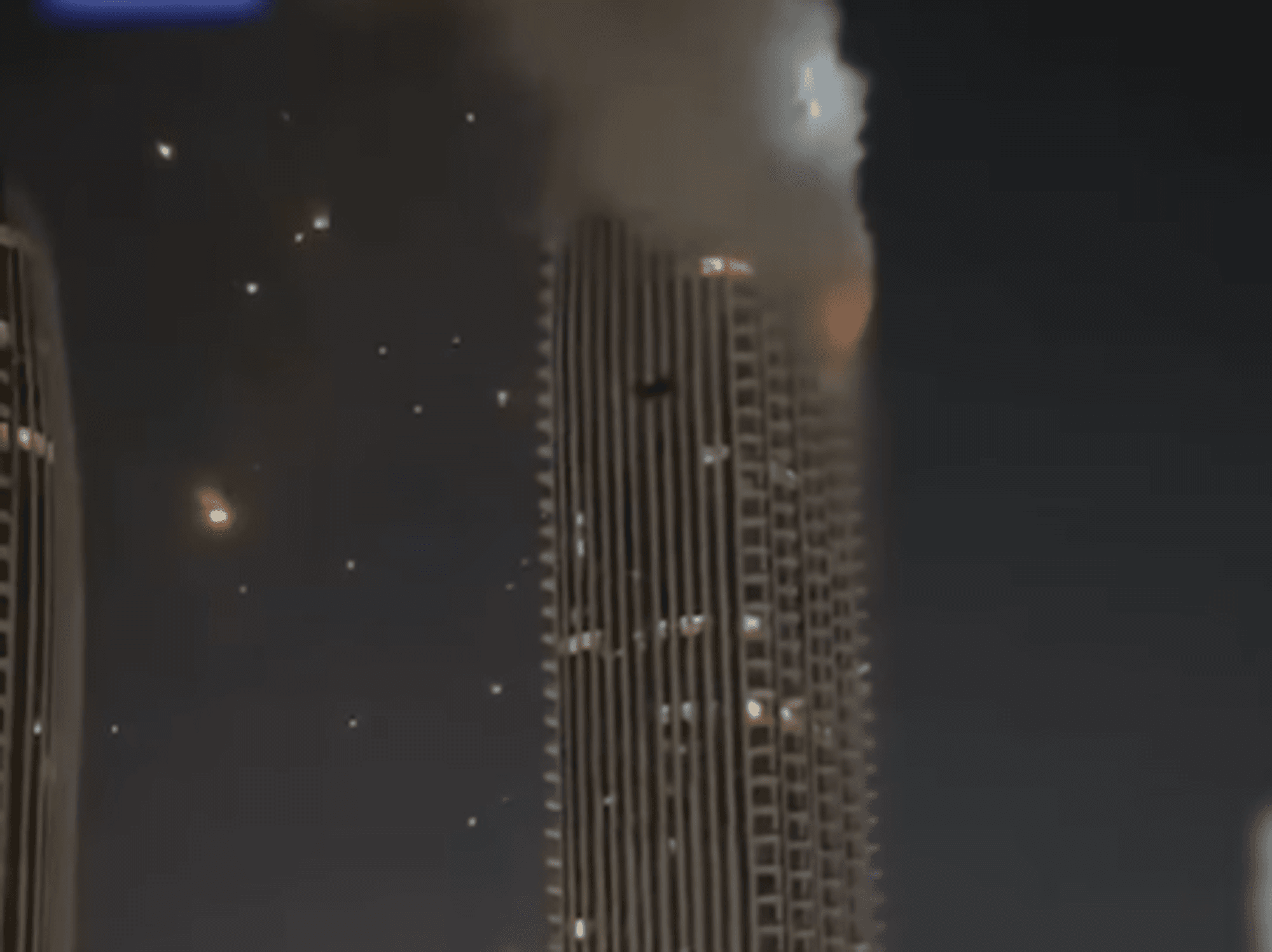 Rrënojat e dronit iranian godasin një ndërtesë në qendër të Dubait, publikohen pamjet Rrënojat e dronit iranian godasin një ndërtesë në qendër të Dubait, publikohen pamjet