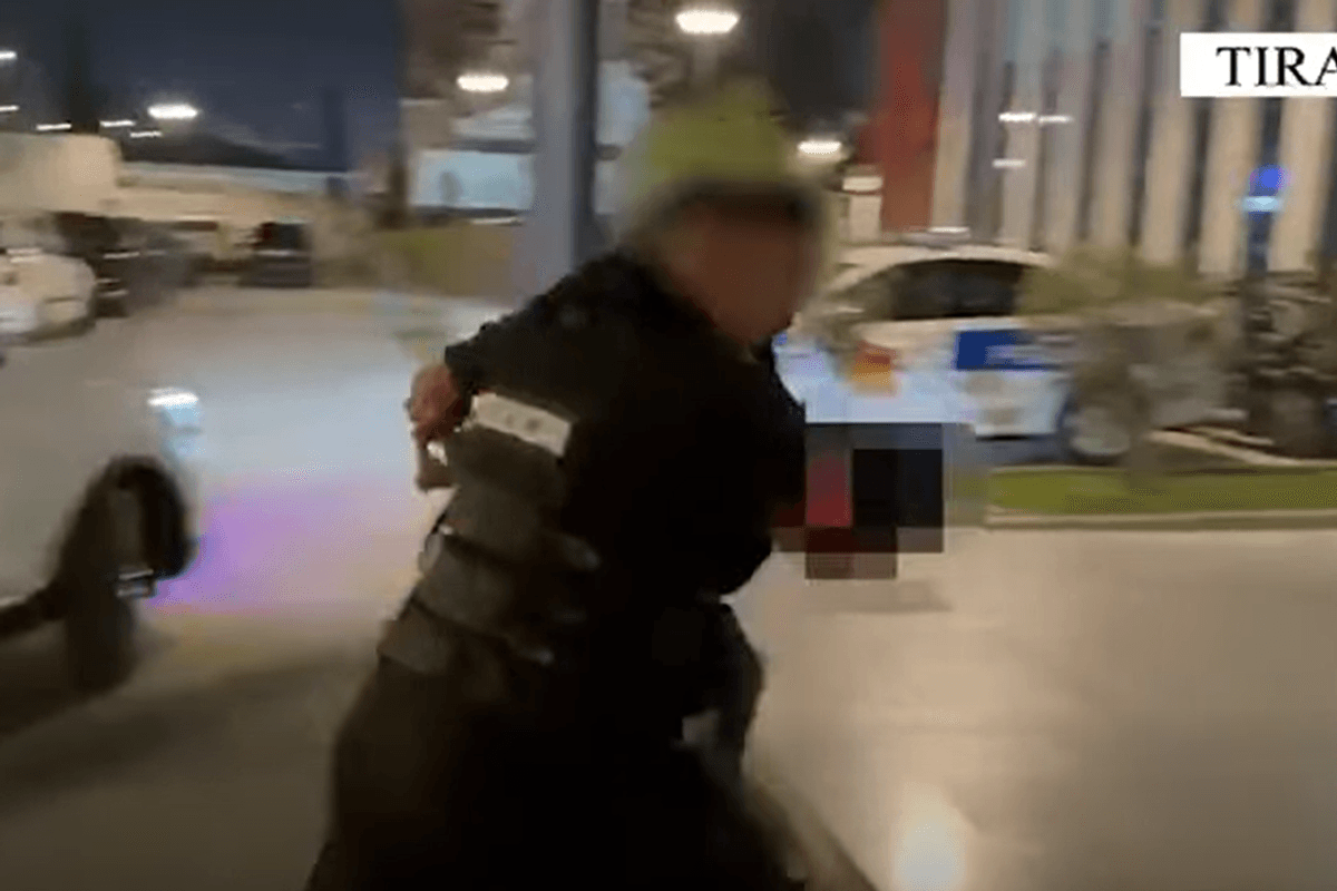 Shpërthimi me tritol në Tiranë, arrestohen shtatë persona - i burgosuri në Fushë-Krujë porositi ngjarjen Shpërthimi me tritol në Tiranë, arrestohen shtatë persona - i burgosuri në Fushë-Krujë porositi ngjarjen