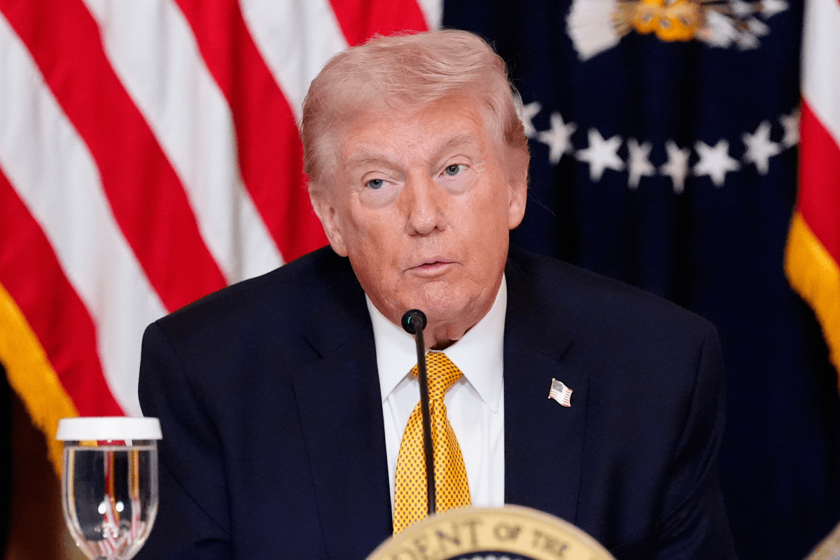 Trump thotë se SHBA-të i shmangën rezervat e naftës së Ishullit Kharg, "por mund të mos qëndrojë kështu" Trump thotë se SHBA-të i shmangën rezervat e naftës së Ishullit Kharg,