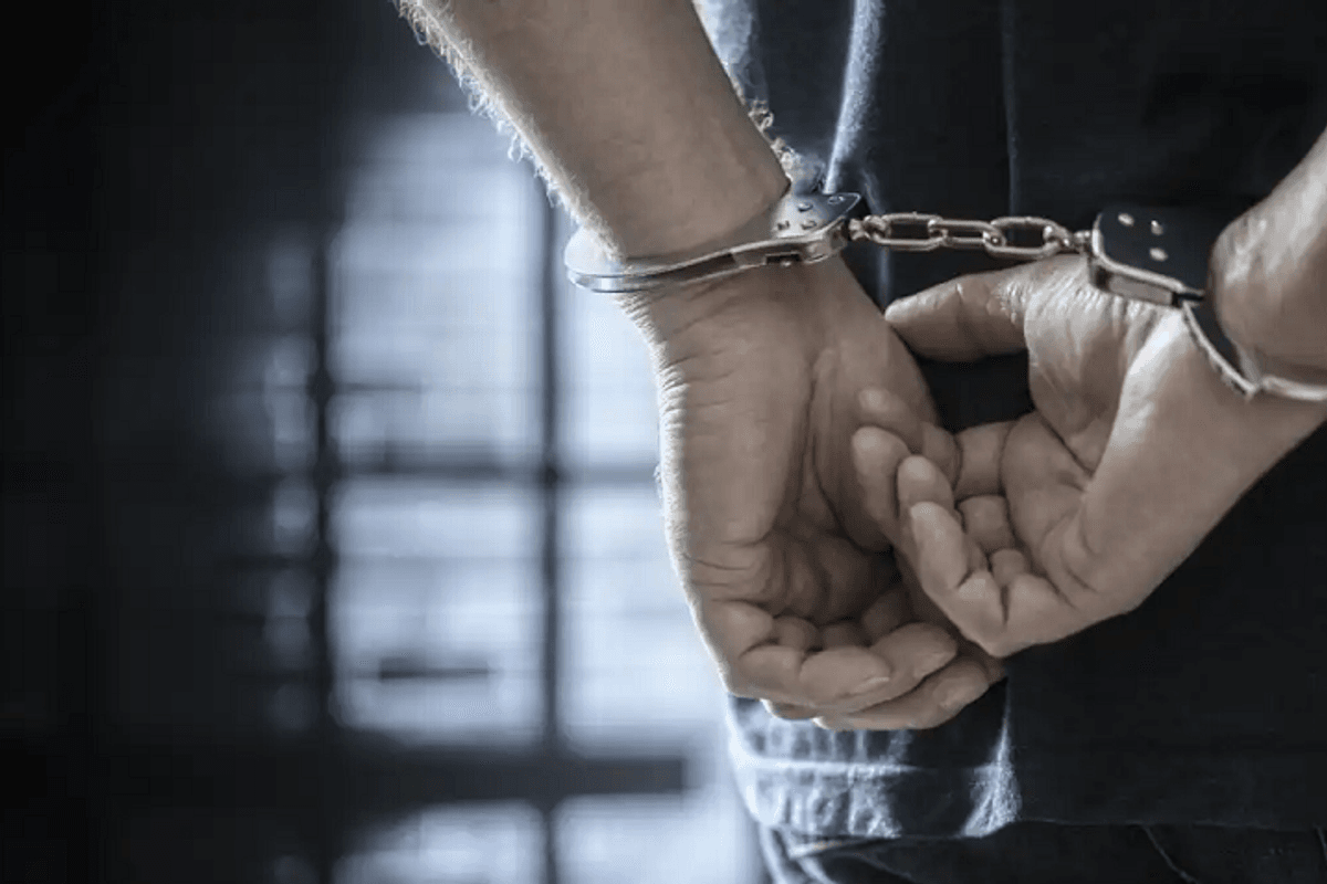 Dënohet me 3 vjet e 5 muaj burgim i akuzuari për sulm seksual në Fushë Kosovë Dënohet me 3 vjet e 5 muaj burgim i akuzuari për sulm seksual në Fushë Kosovë