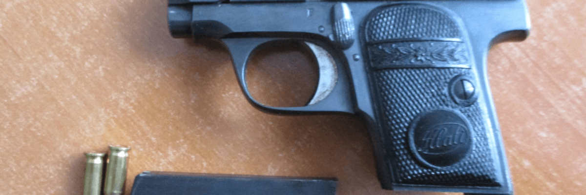 Policia sekuestron dy armë zjarri, një në Mitrovicë e tjetrën në Vushtrri Policia sekuestron dy armë zjarri, një në Mitrovicë e tjetrën në Vushtrri
