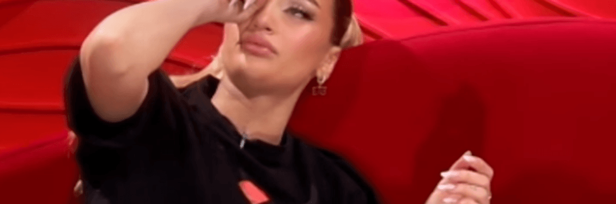 “Si njeri pa njeri”, Selin e përlotur pas largimit të Gimbos “Si njeri pa njeri”, Selin e përlotur pas largimit të Gimbos