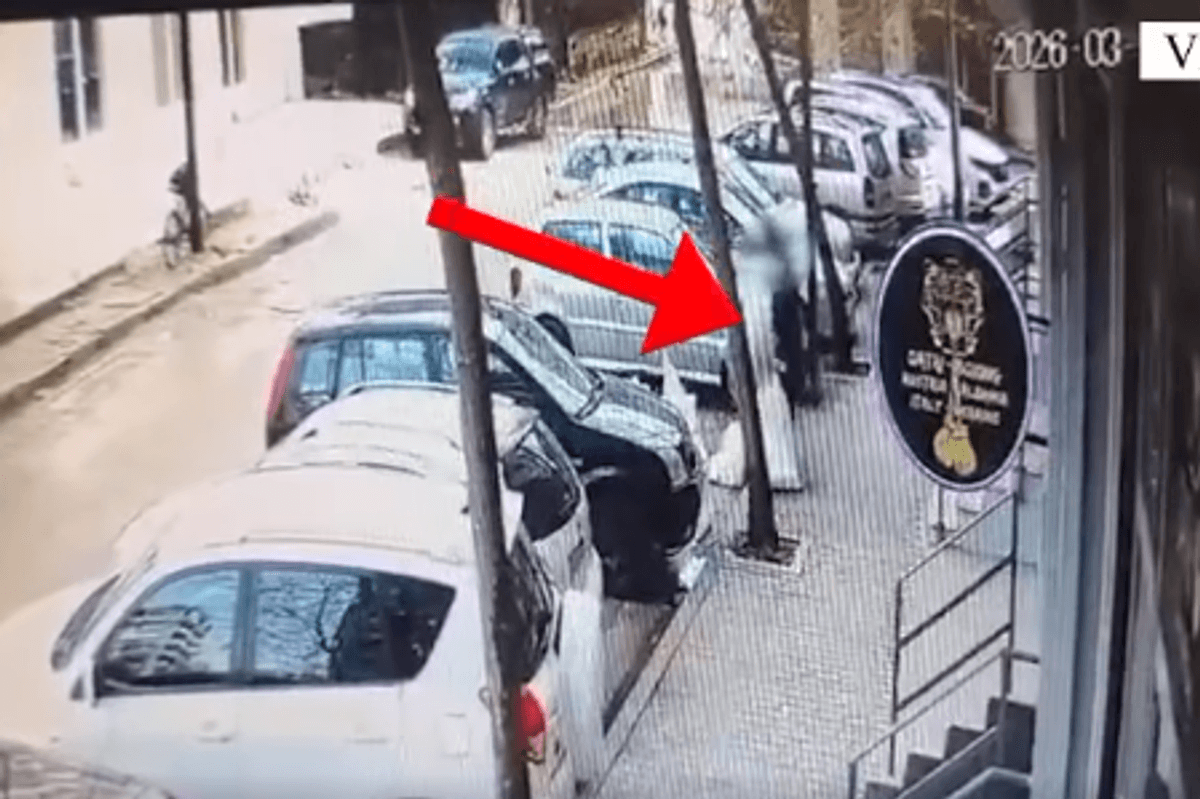 Hodhi inerte në trotuar duke ndotur ambientin, dënohet 33-vjeçari në Vlorë Hodhi inerte në trotuar duke ndotur ambientin, dënohet 33-vjeçari në Vlorë