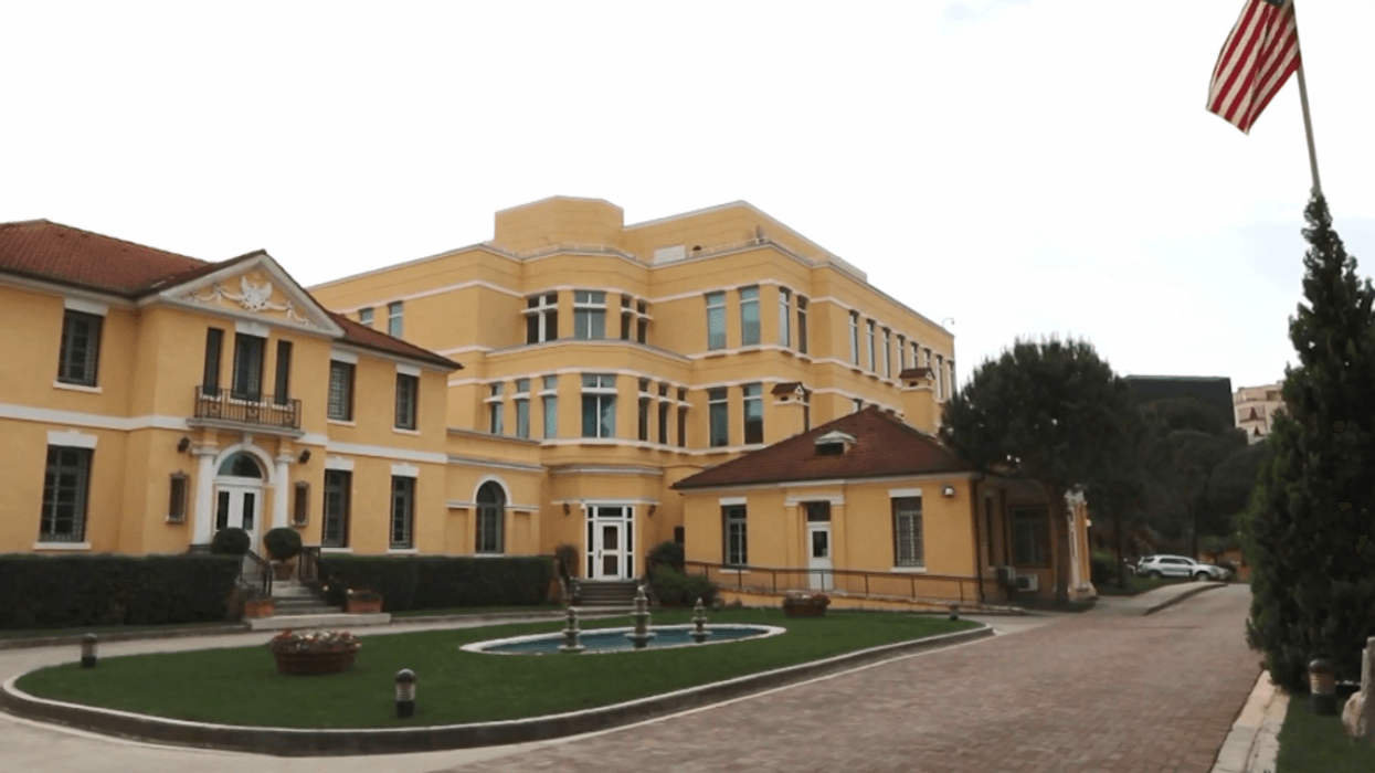 Tensionet në Lindjen e Mesme, Ambasada e SHBA në Tiranë paralajmëron amerikanët: Tregoni kujdes të shtuar Tensionet në Lindjen e Mesme, Ambasada e SHBA në Tiranë paralajmëron amerikanët: Tregoni kujdes të shtuar