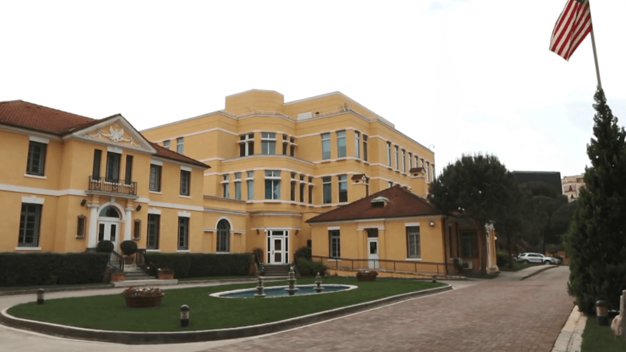 Tensionet në Lindjen e Mesme, Ambasada e SHBA në Tiranë paralajmëron amerikanët: Tregoni kujdes të shtuar