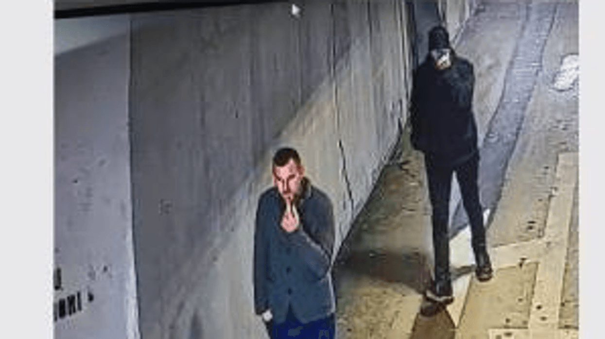 Kërkohen dy persona për vjedhje në Prishtinë Kërkohen dy persona për vjedhje në Prishtinë