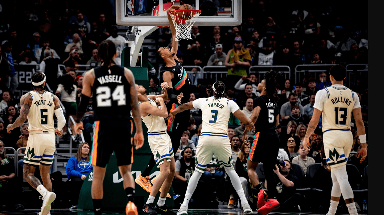 Spurs vazhdojnë shkëlqimin në NBA, marrin fitoren e tetë radhazi Spurs vazhdojnë shkëlqimin në NBA, marrin fitoren e tetë radhazi