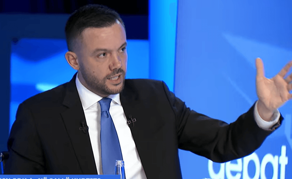 “S’ka qasje serioze”, Tahiri thotë se Kurti e kishte mundësinë ta zgjedhë presidentin moti